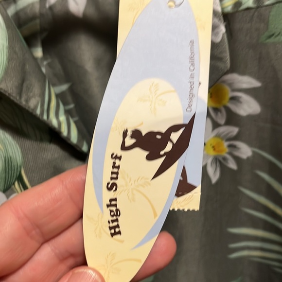 High Surf Hawaiian Shirt. Mens Size Large. Never Worn. NWT - Picture 4 of 10